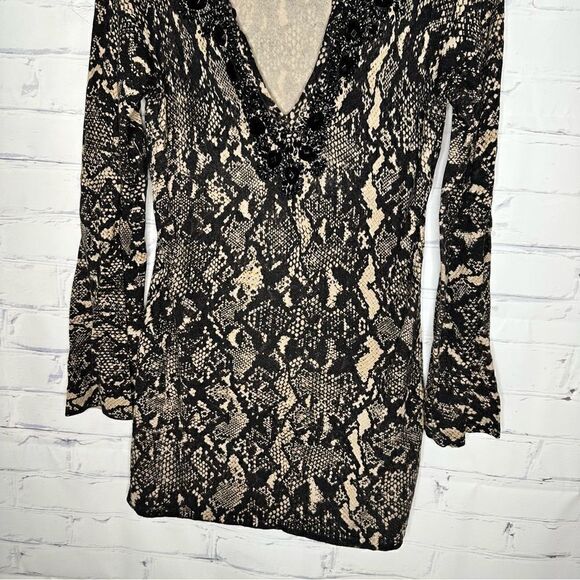 Inc International medium top with jewels - Picture 4 of 8